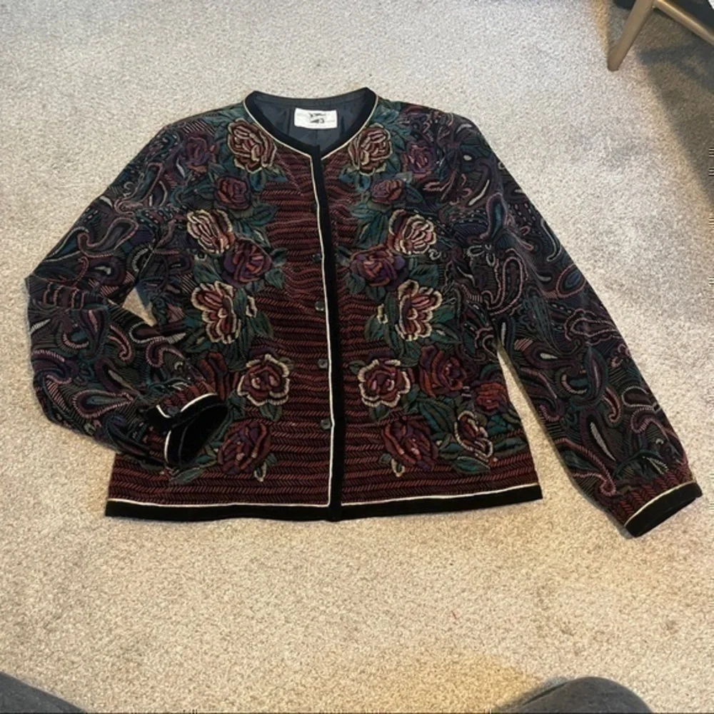 Vintage Saxton Hall velvet embroidered coat